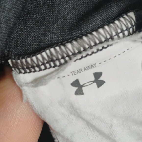 Under Armour Heather Gray Activewear Top Short Sleeve Tee Men's Size SM/P - Picture 2 of 6